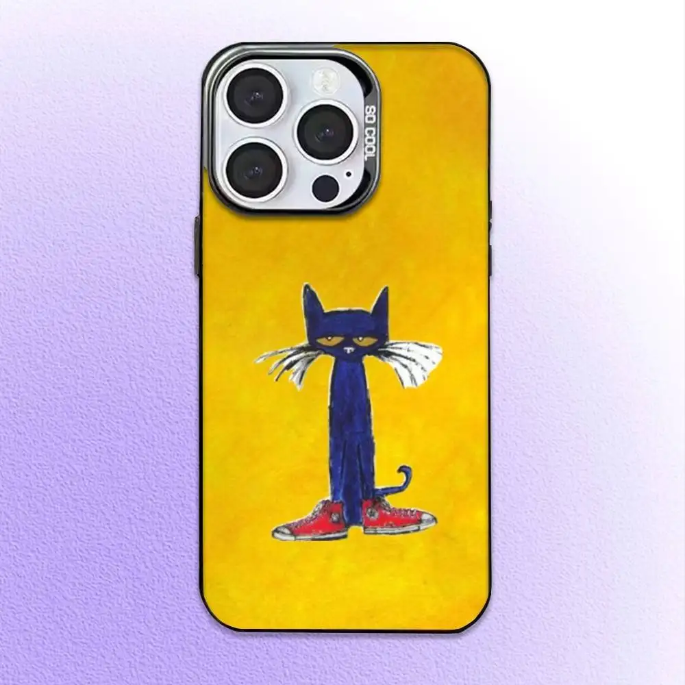 حافظة هاتف لطيفة على شكل قطة من P-Pete لهاتف iPhone17,16,15,14,13,12,11 Plus، Pro Max غطاء مقاوم للصدمات باللون الأسود غير اللامع