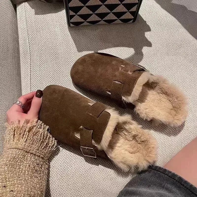 

2025 New Fur suede women's flat cotton slippers velvet buckle embellished mules trend warm and comfortable winter snow slippers