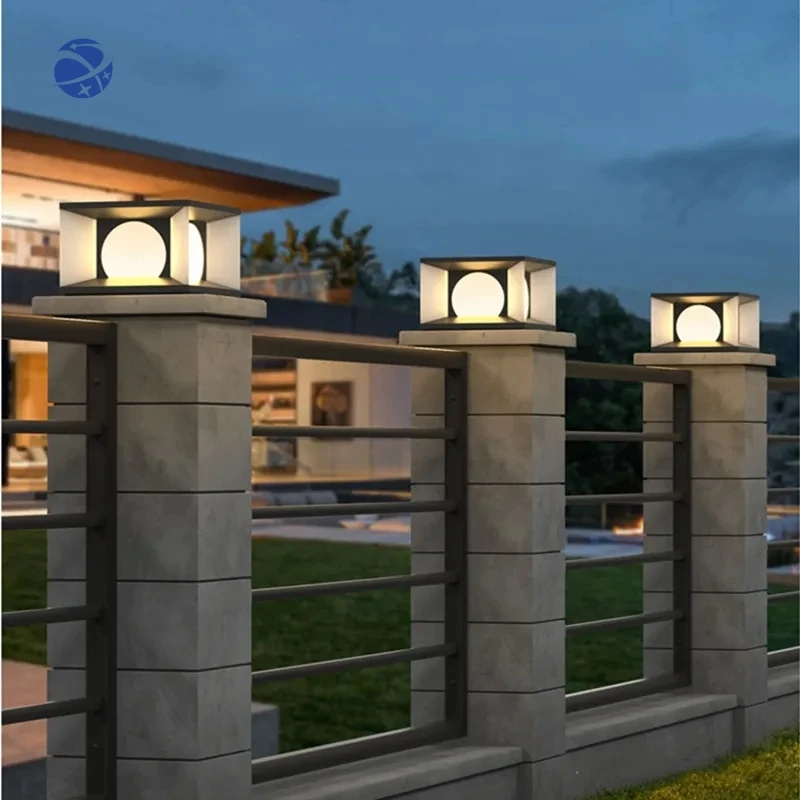 Outdoor Garden Column Head Gate Lamp Courtyard Villa Landscape Decoration Solar Powered LED Fence Light