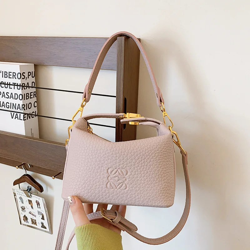 

Women's Retro Lock Top Tote Bag 2025 Summer Solid Color Lunch Box Bag Structured Crossbody Purse Durable Shoulder Handbag