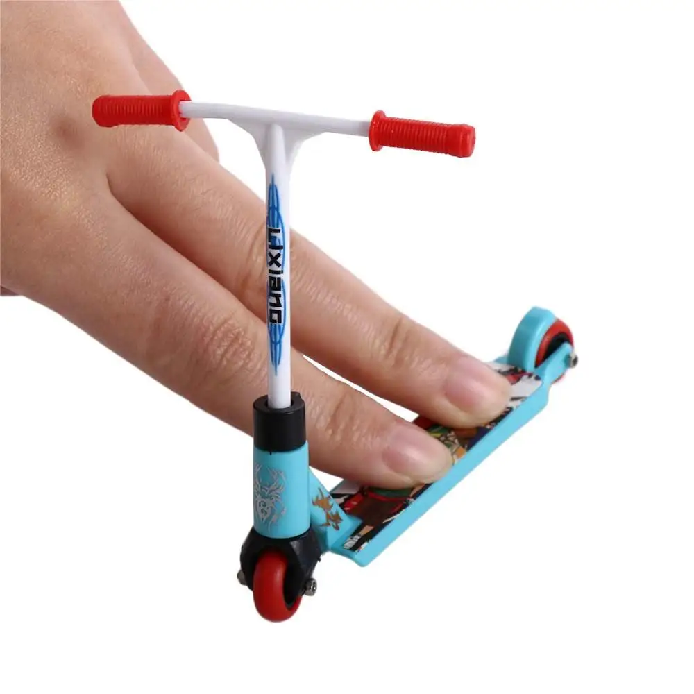 ปาร์ตี้โปรดปรานสองล้อของเล่นนิ้วที่ถอดออกได้การศึกษา Mini Finger Scooter สเก็ตบอร์ดนิ้วมือสกู๊ตเตอร์นิ้วมือ Mini Scooter