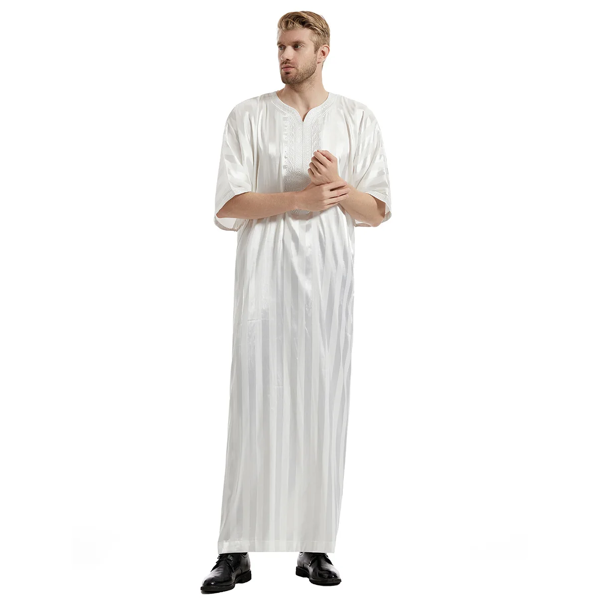 Middle Eastern Muslim men's striped mid-length embroidered long robe short-sleeved ethnic clothing