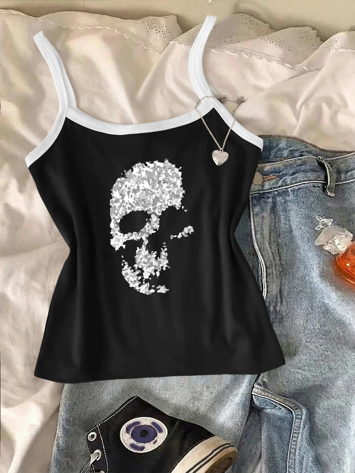 Sweet Cool Contrast Trim Cropped Slim Tank Top, Silver Glitter Skull Graphic Fashion Women Streetwear Sling Top