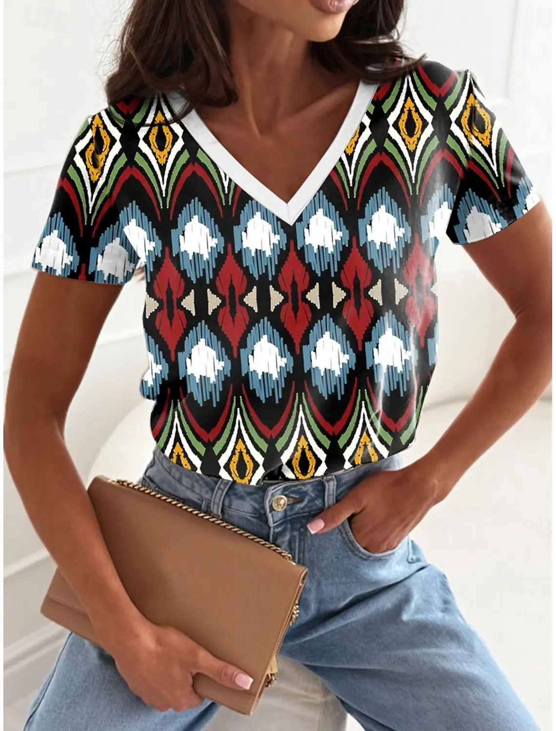 

2025 Ethnic Women's T-Shirt Vintage Graphics Fashion Short Sleeved V-Neck Regular Tops Daily Print Tee Summer Casual Tops