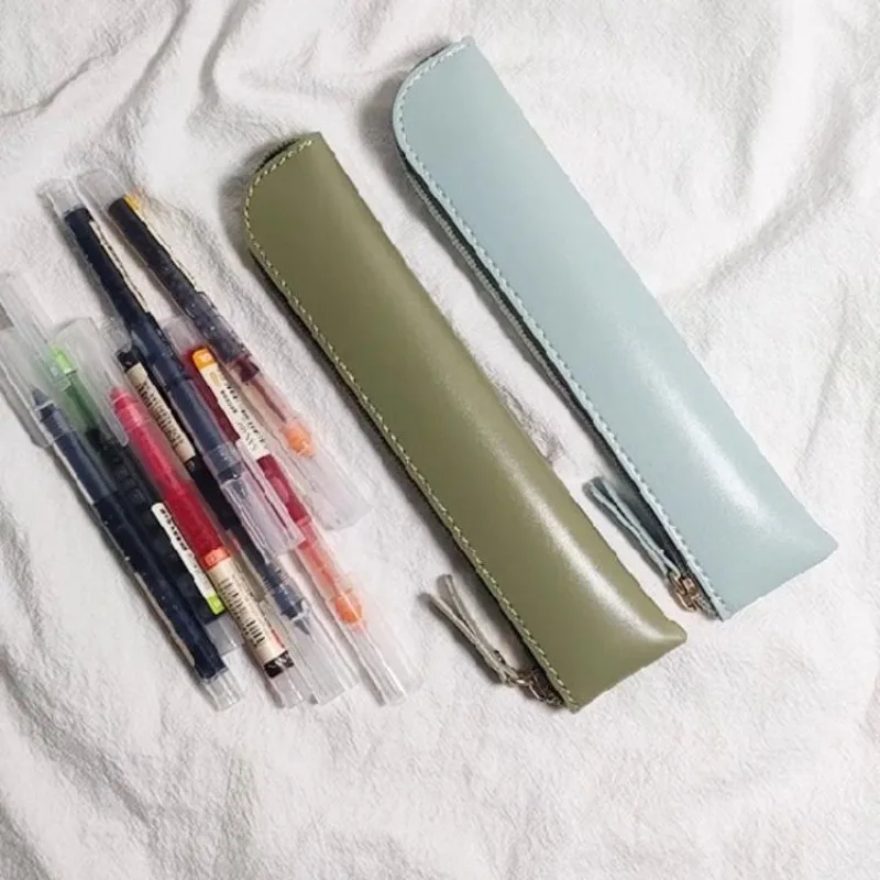 A Solid Color Faux Leather Pencil Case, Designed As a Mini Portable Pen Bag, Featuring a Easy And Creative Stationery Style