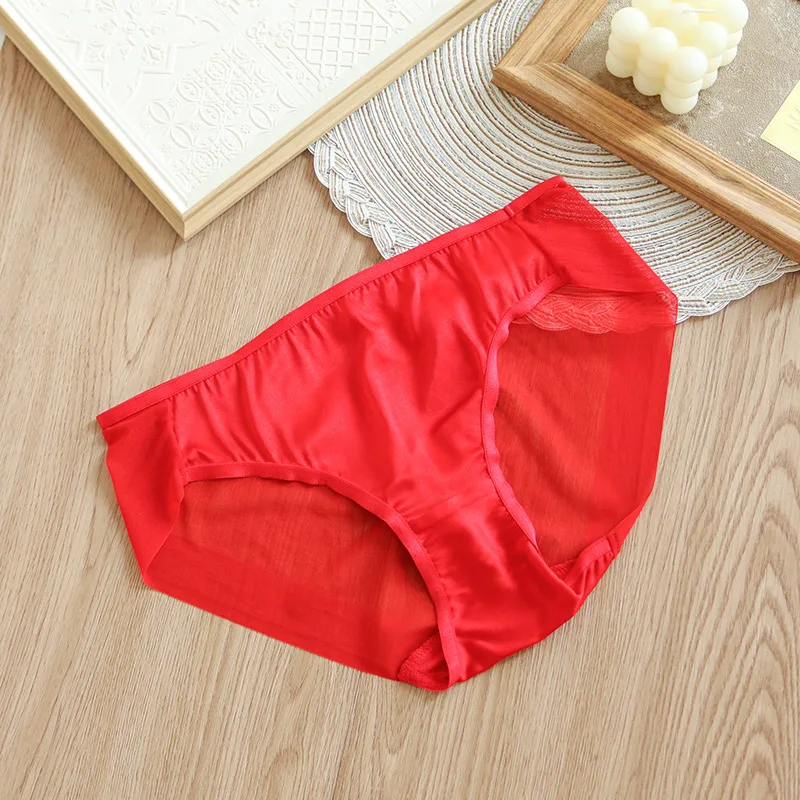 Birdtree 100%Mulberry Silk Underwear Women Clothing Comfortable Pants Ultra-thin Mid-waist Triangle Shorts Sexy Briefs P38336QC