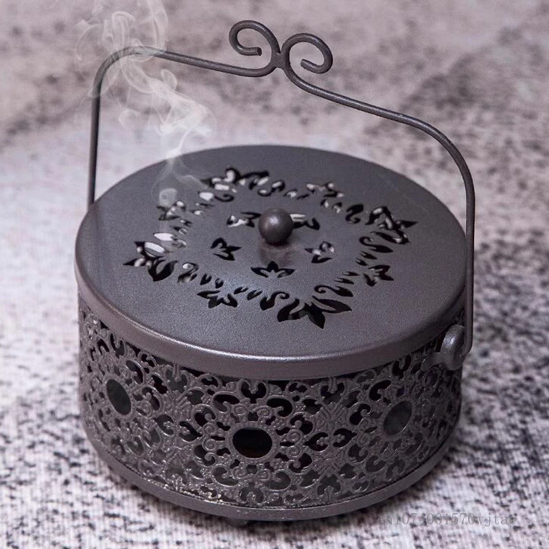 Ornamental Iron Mosquito Incense Box, Household Portable, Outdoor Hanging, Fire Scald Protection with Cover, Aroma Oven