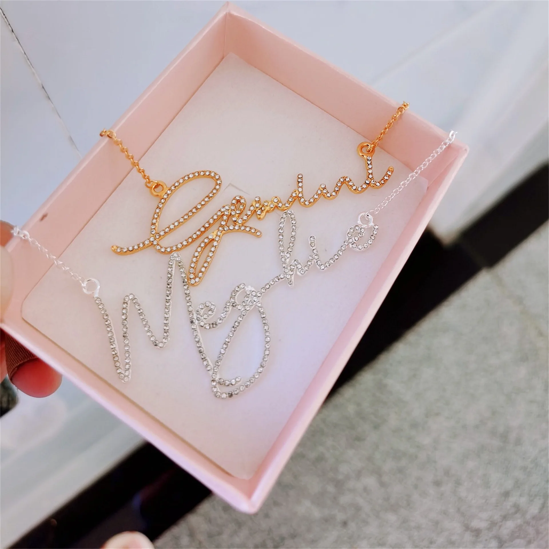 Customized Diamond Name Nekclaces Peandant Personalized Shine Chain Women Crystal DIY Hand Painted Sign Peandant Chrismas Gift