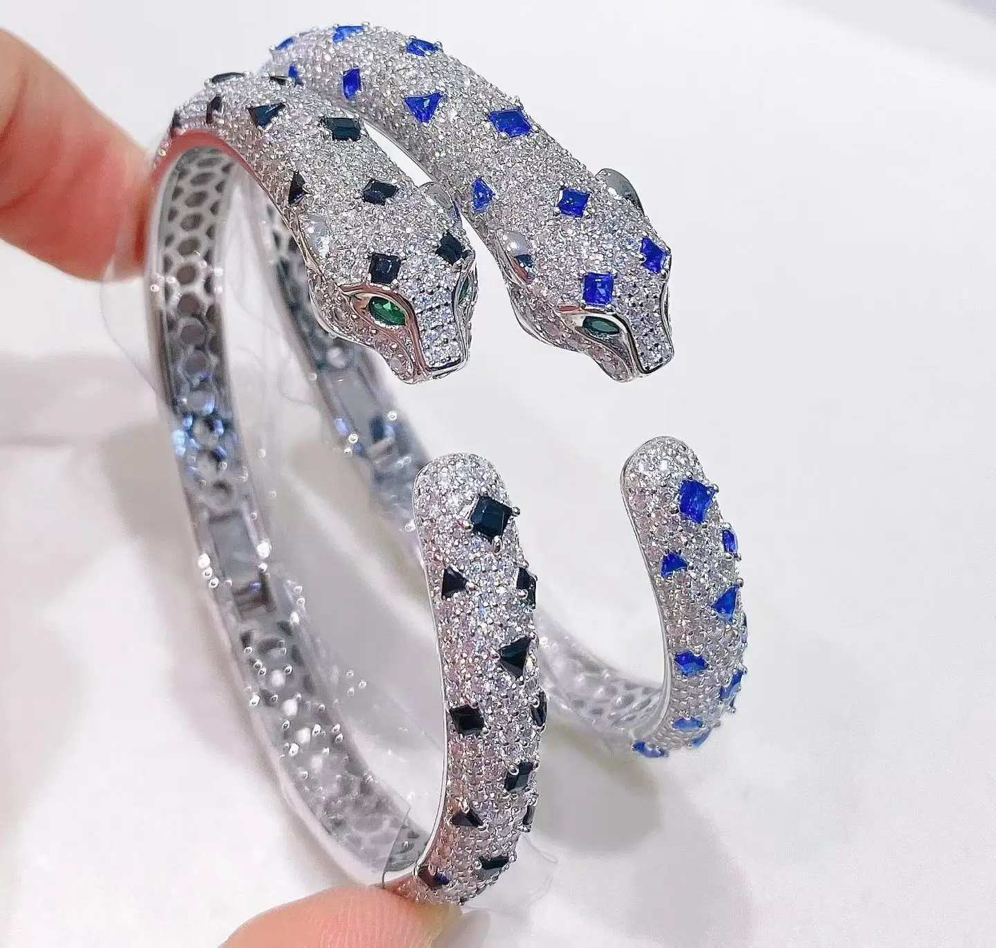 New 925 Sterling Silver Sapphire BLue Black Stone Spot High Carbon Diamond Paved Leopard Cuff Bangles Bracelets Panther Jewelry