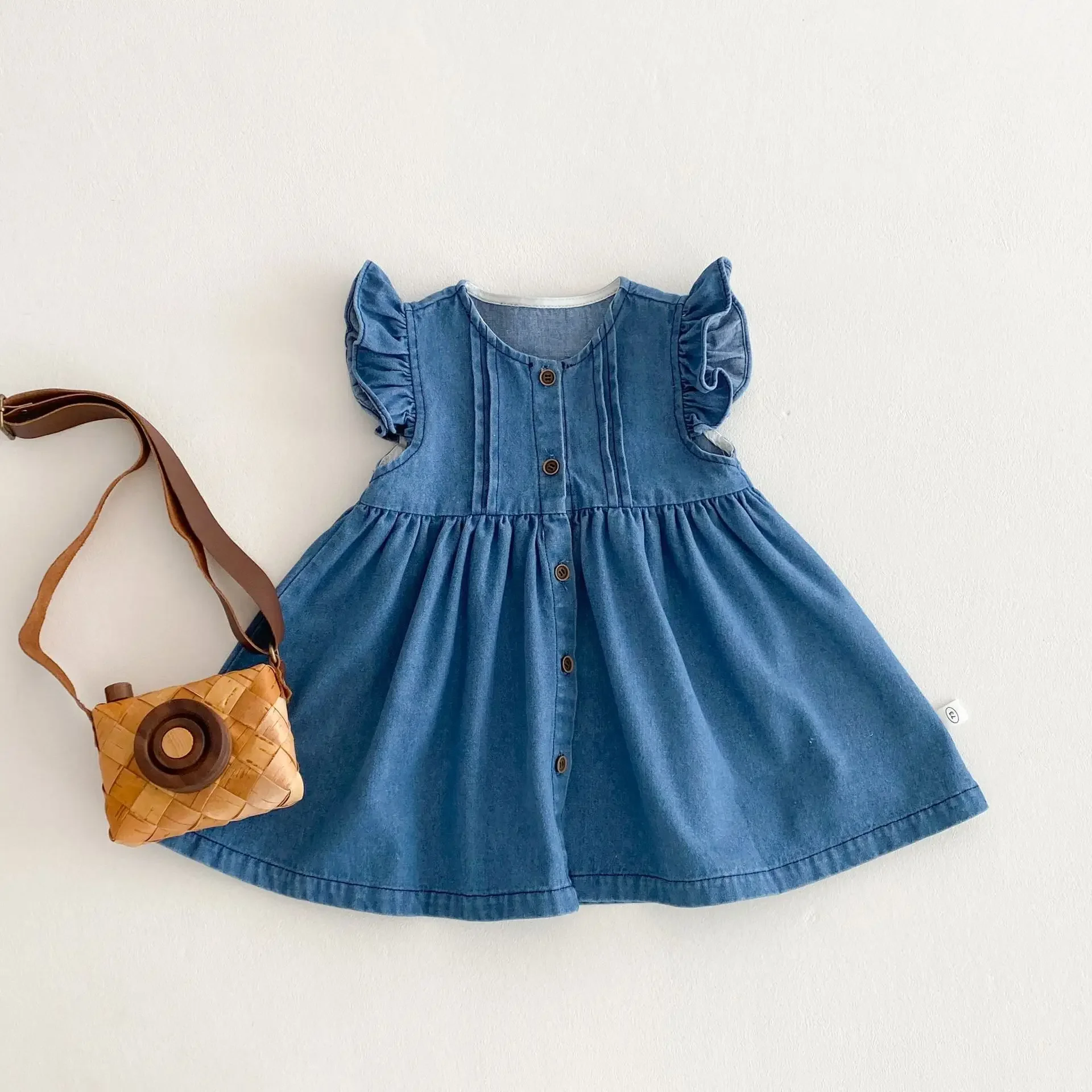 

Girls Solid Dress 2025 New Spring Baby Flying Sleeve Denim Skirt Children Solid Soft Korean Single Breasted Dress