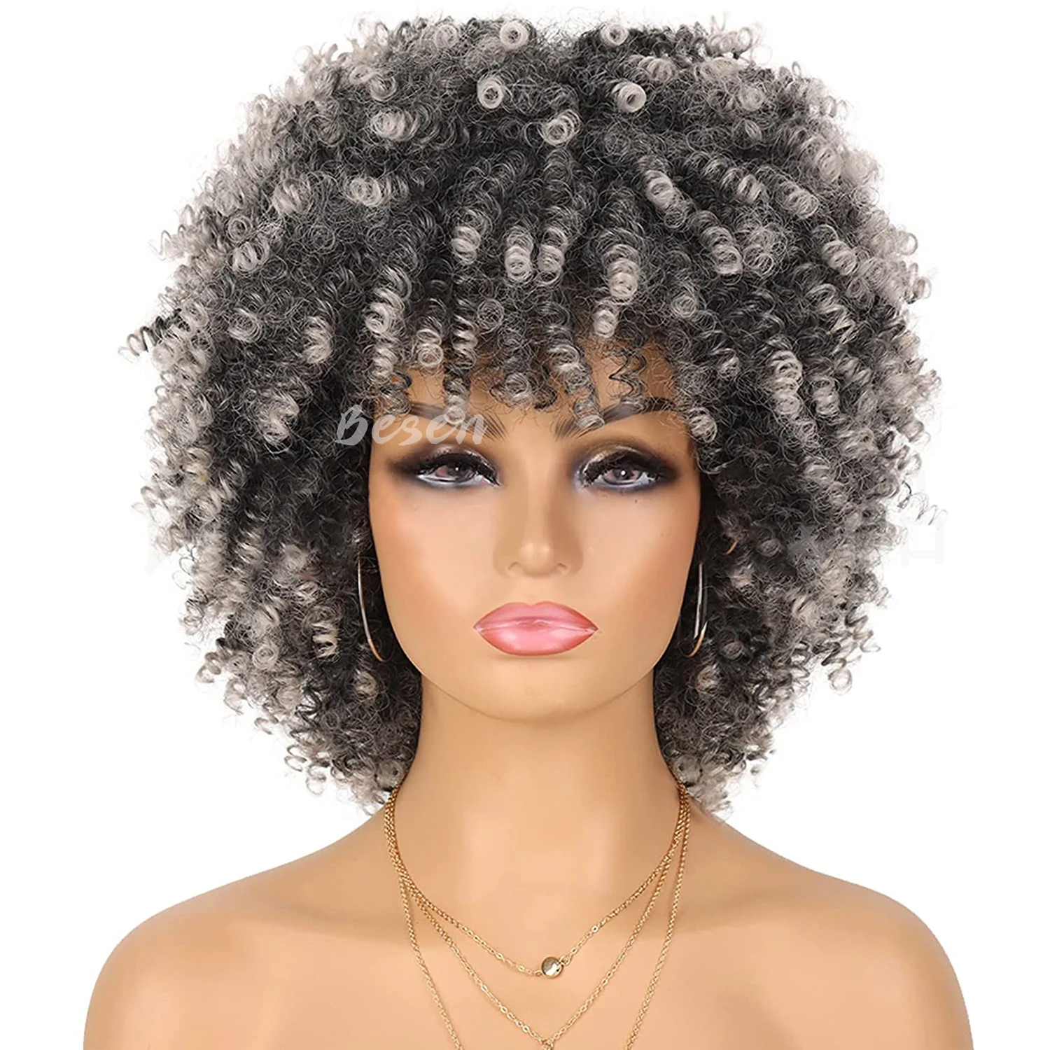 Syntetyczne peruki kręcone dla kobiet Ombre Grey Afro Bomb Curly Wig z grzywką Syntetyczne włókno Krótka peruka kręcona Codzienne użytkowanie na