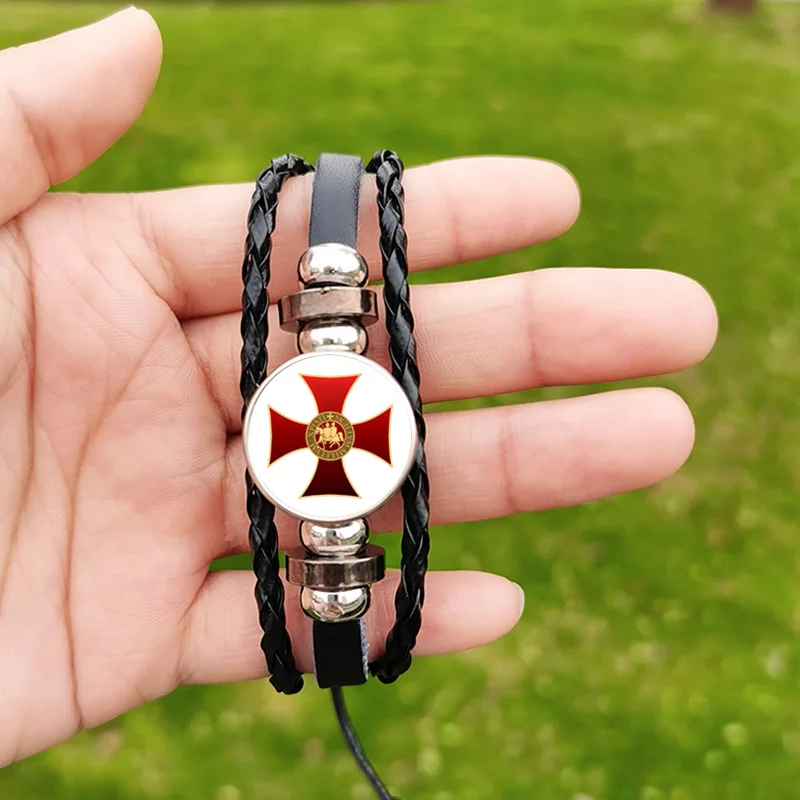 Retro Knights Templar Bracelet Red Cross Masonic Symbol Glass Button Handmade PU Leather Charm Mens Wrist Jewelry