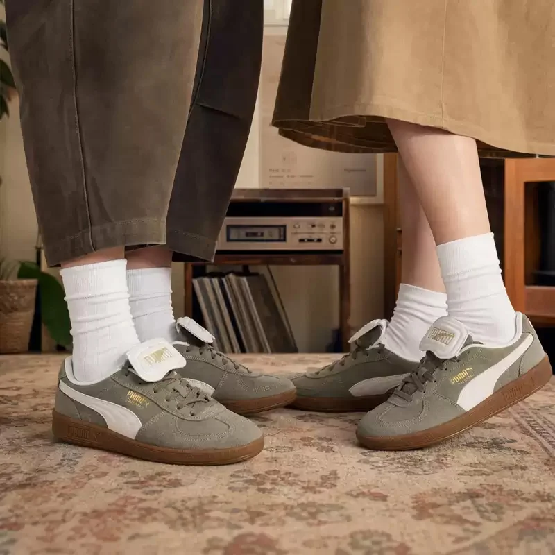 Zapatillas PUMA Palermo de Gamuza Verde Oliva con Lengüeta Plegable y Suela de Goma, Estilo Retro Casual para Skate, 402350-02