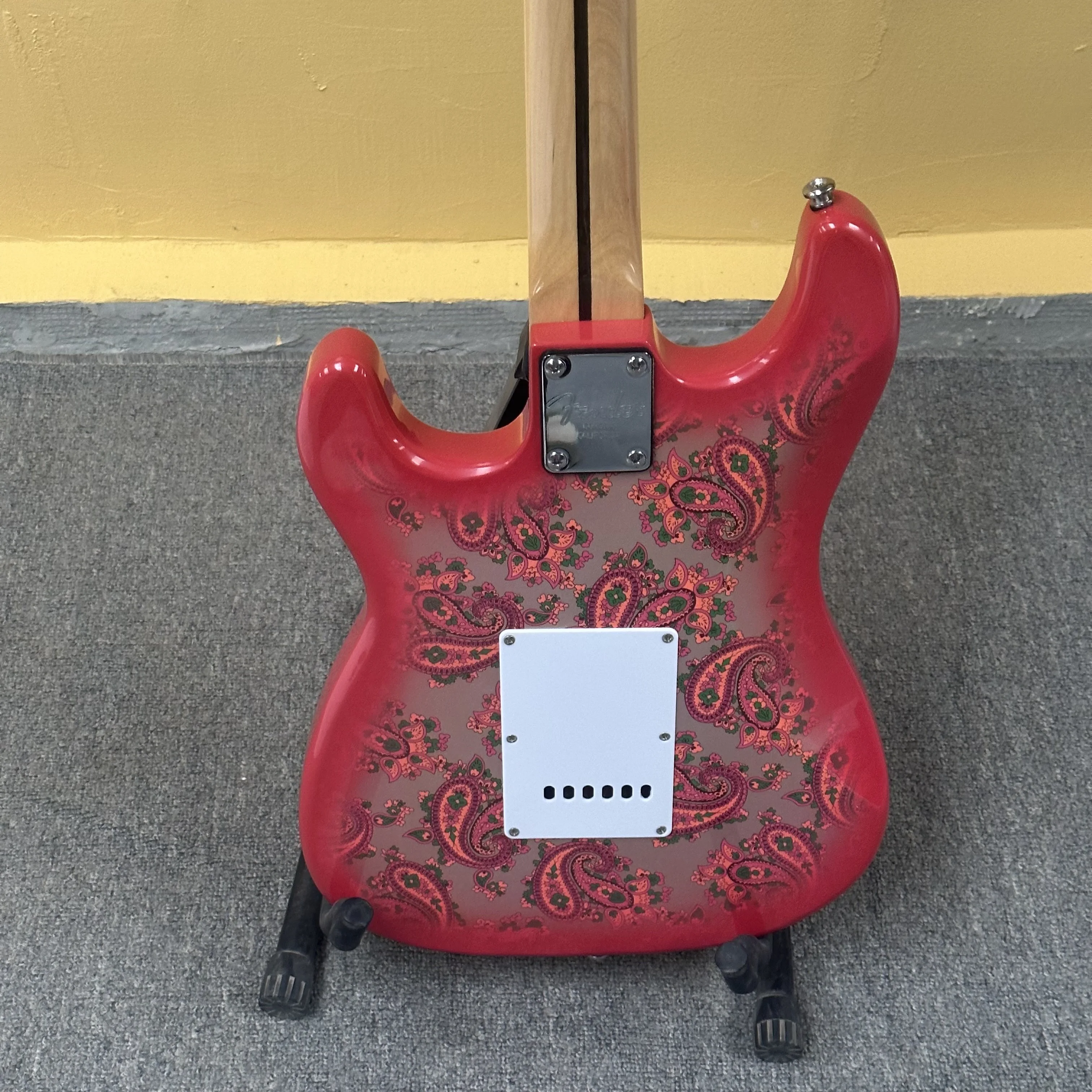 In stock 6 String Paisley Red ST Electric Guitar Maple Fretboard SSS Pickup Guitars Order will be shipped immediately guitarra