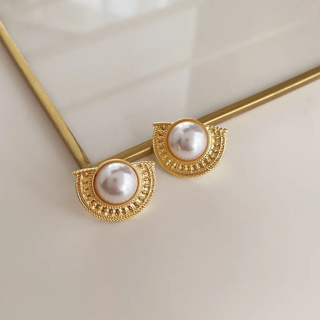 Niche Luxury Retro 925 Needle 14k Gold Plated Medieval Style Geometric Stud Earrings For Women Party Exquisite Fashion Jewelry