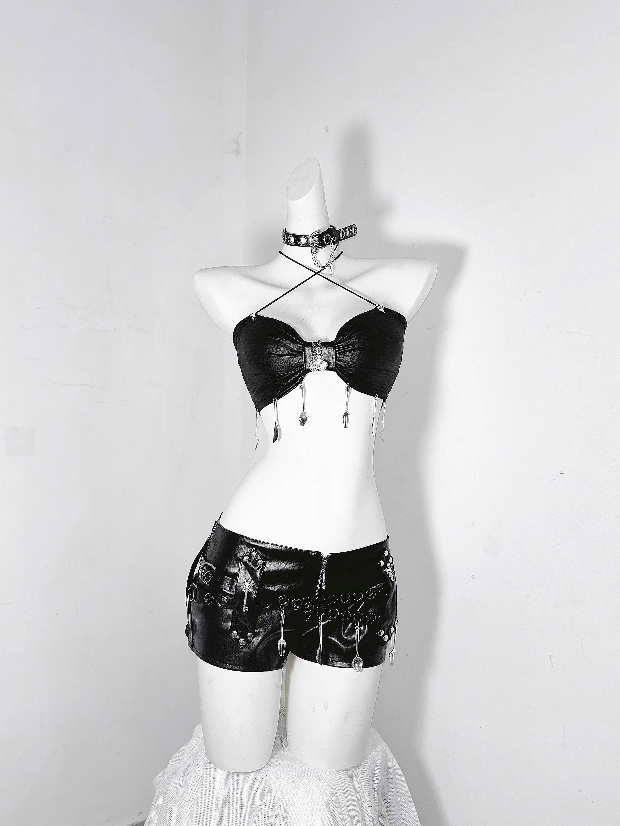 

TDH * Полуночная чаепитие Субкультура Темная Алиса Готический топ Кожаные шорты Комплект для горячих девушек