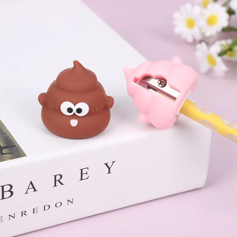 Kawaii Mini-Bleistiftspitzer für Kinder Lustiger Niedlicher Schulbedarf Zufällige Farbe Manueller Spitzer Zurück-zur-Schule-Geschenk Klassenzimmer