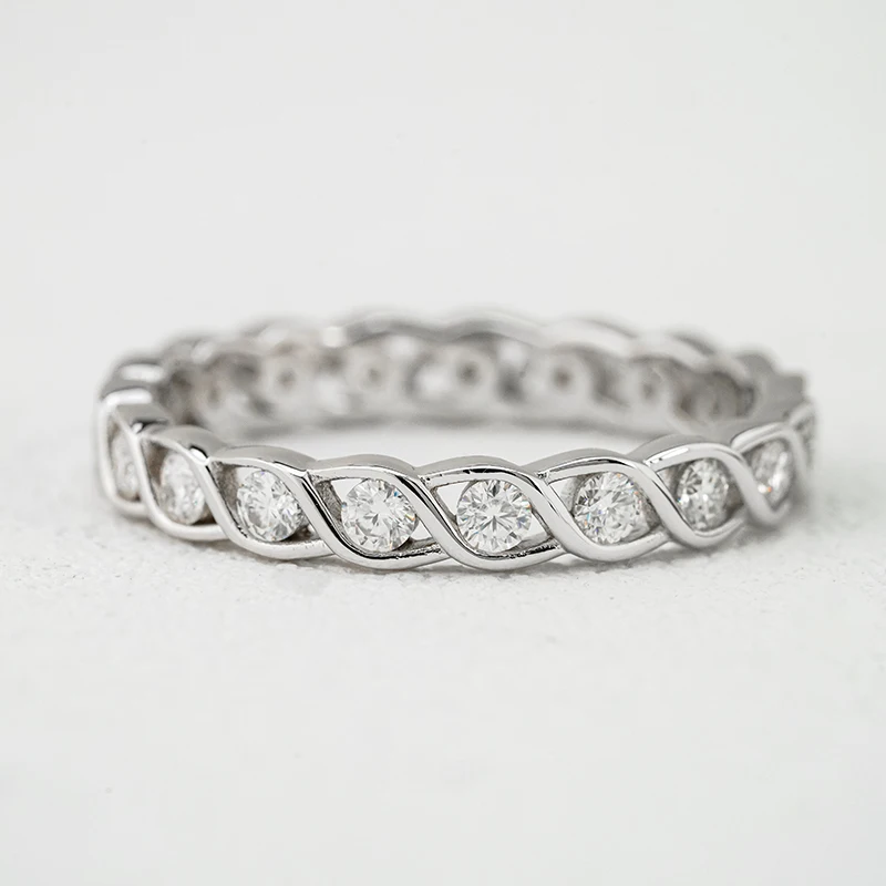 S925 Silver Plated 18K Platinum Round Moissanite Ring 0.4ct For Women Daily Wear