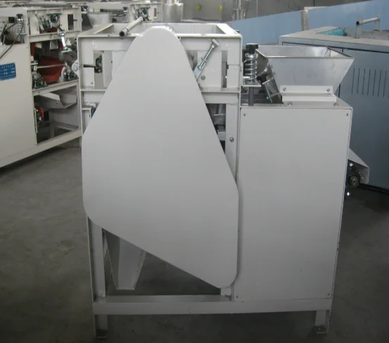 Beste Kwaliteit 100-150 Kg/u Amandel Peeling Machine/Nat Type Pinda Dunschiller/Soja Kikkererwten Huid Peeling Removeing machine