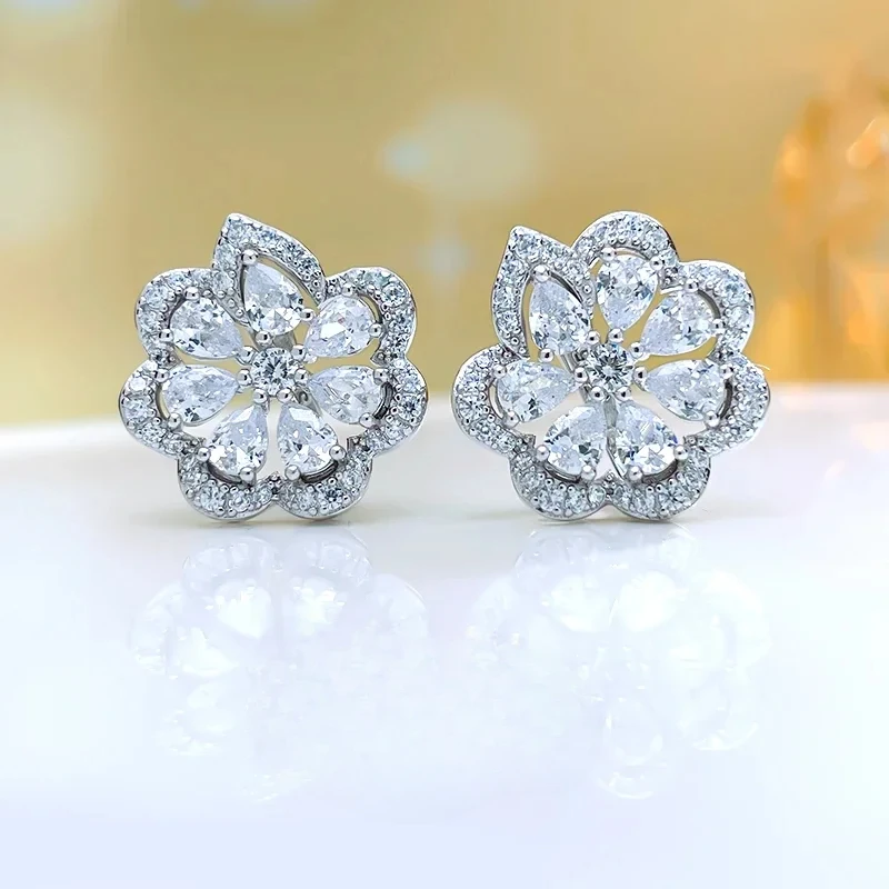 

Fashionable, luxurious, and versatile flower shaped 925 sterling silver high carbon diamond earrings, wedding jewelry