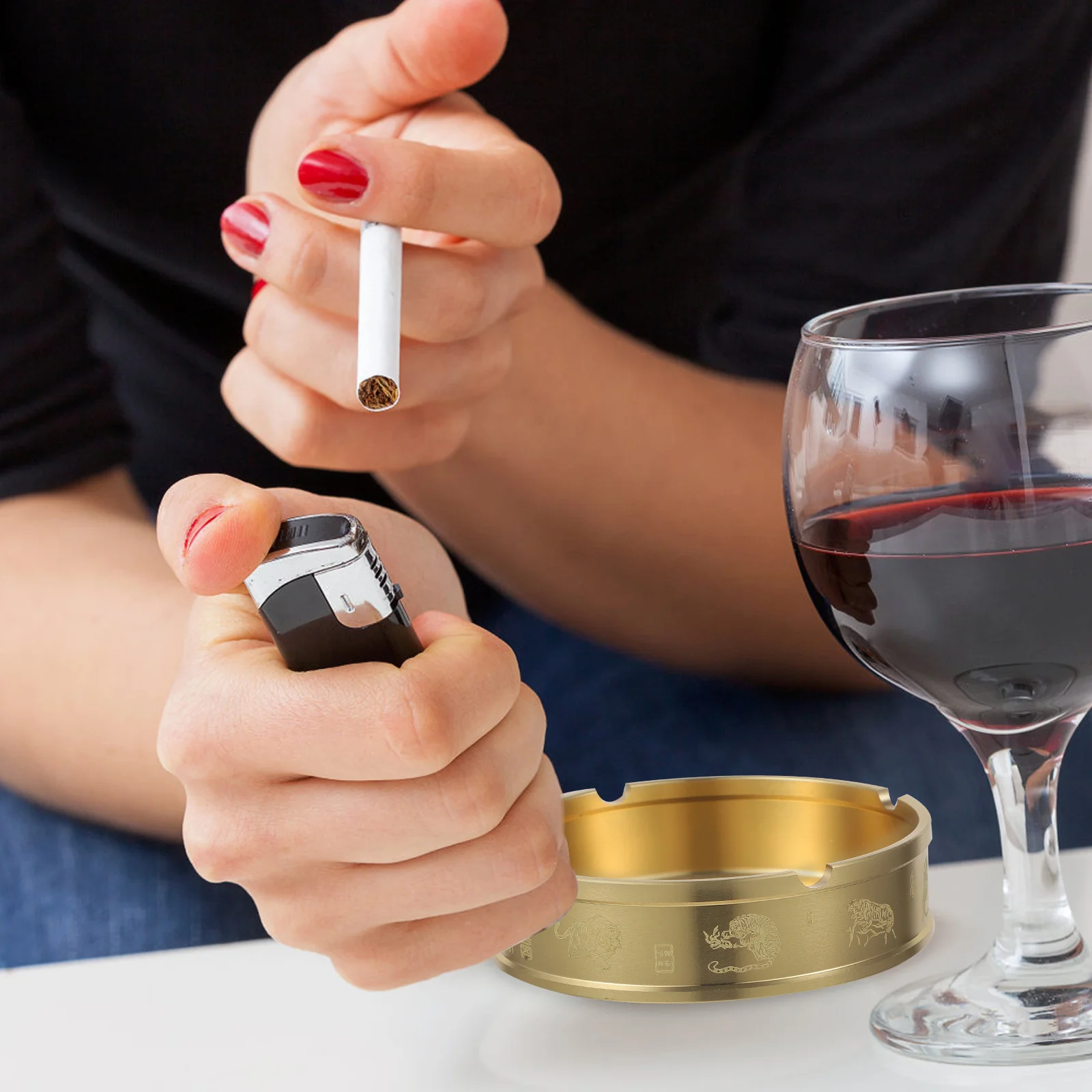 

Copper Ashtray Round Metal Cigarette Holder Retro Vintage Style Tabletop Decor For Home Office Bar Desktop Accessory