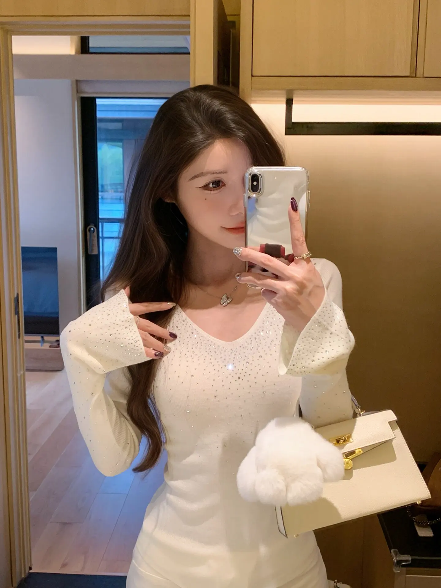 

Белый шерстяной вязаный топ с V-образным вырезом, облегающий, для женщин, осенне-зимний, модный базовый слой, нижняя одежда, французский стиль, длинный рукав...