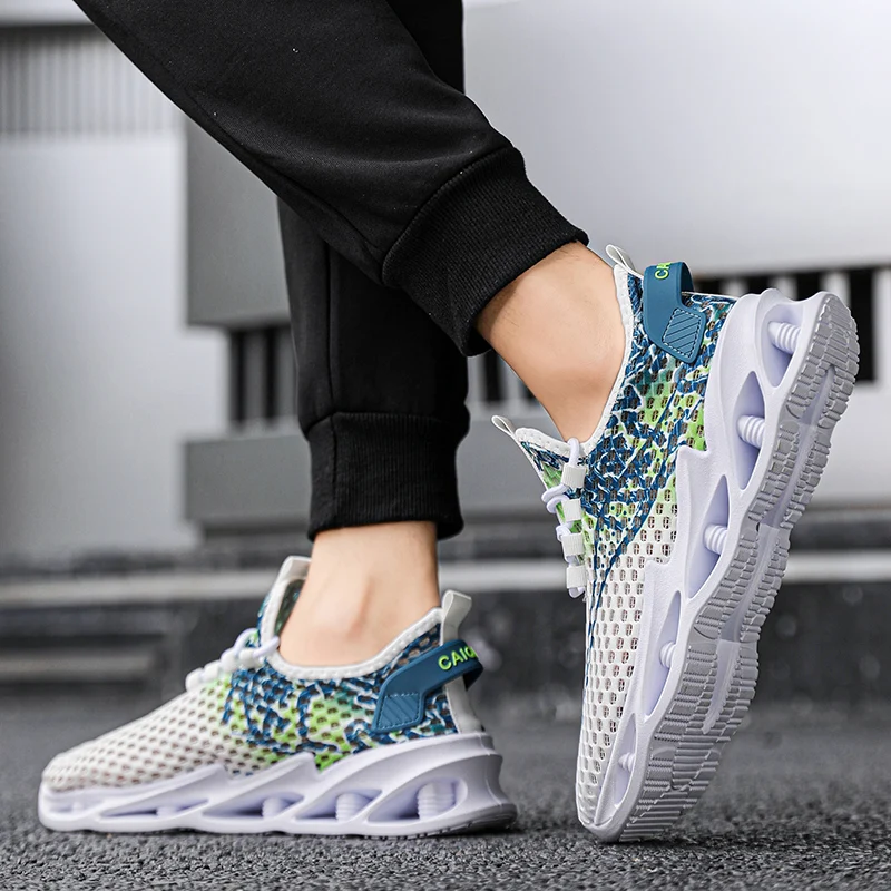 

Men's Running Shoes: Large-sized Mesh Color-blocked Perforated Breathable Lace-up Ultra-light Comfortable Summer Sports Shoes