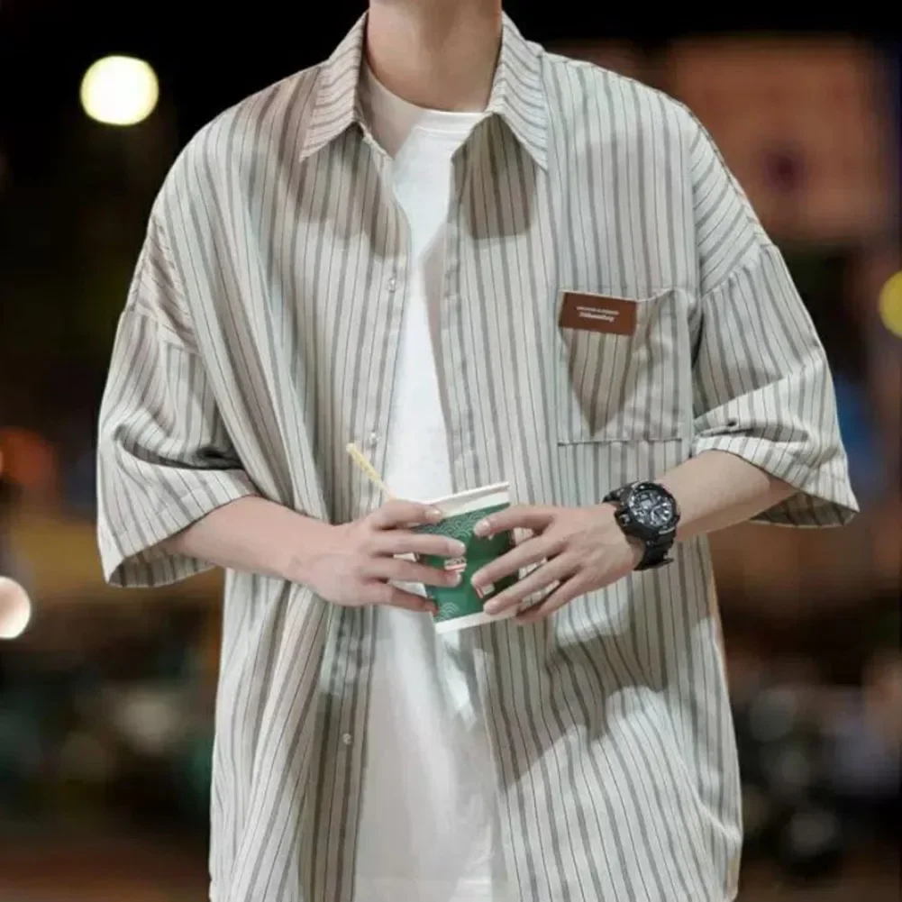 Men Summer Short Sleeve Vertical Stripe Shirt Fashion Retro All-match Streetwear