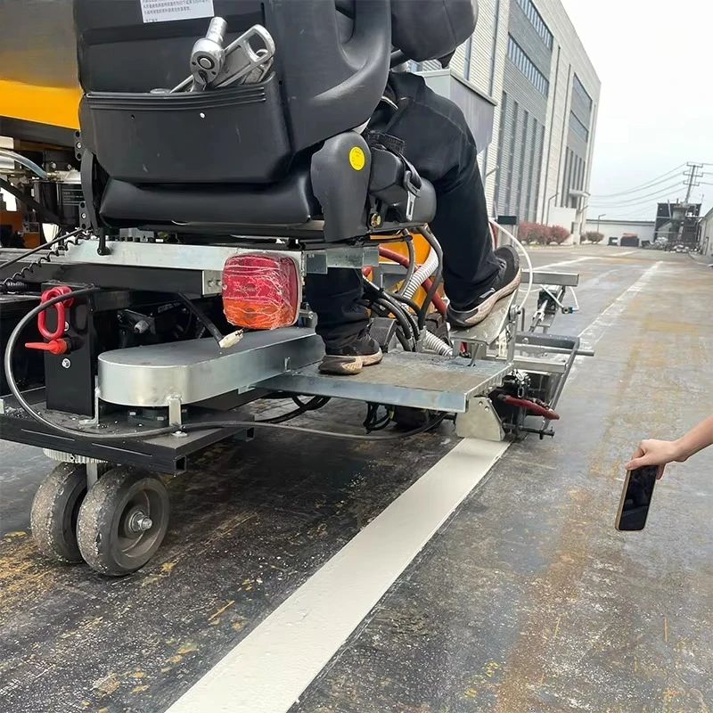 3A Model Ride on Road Marking Machine with Engine & Pump Thermoplastic Scraping & Extruder