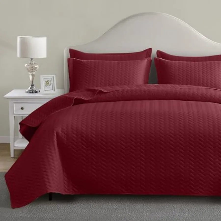 

Quilt Set Queen Size Burgundy Lightweight Bedspread Ultrasonic Chevron Pattern Light Coverlet for All Season Comforter Bedding