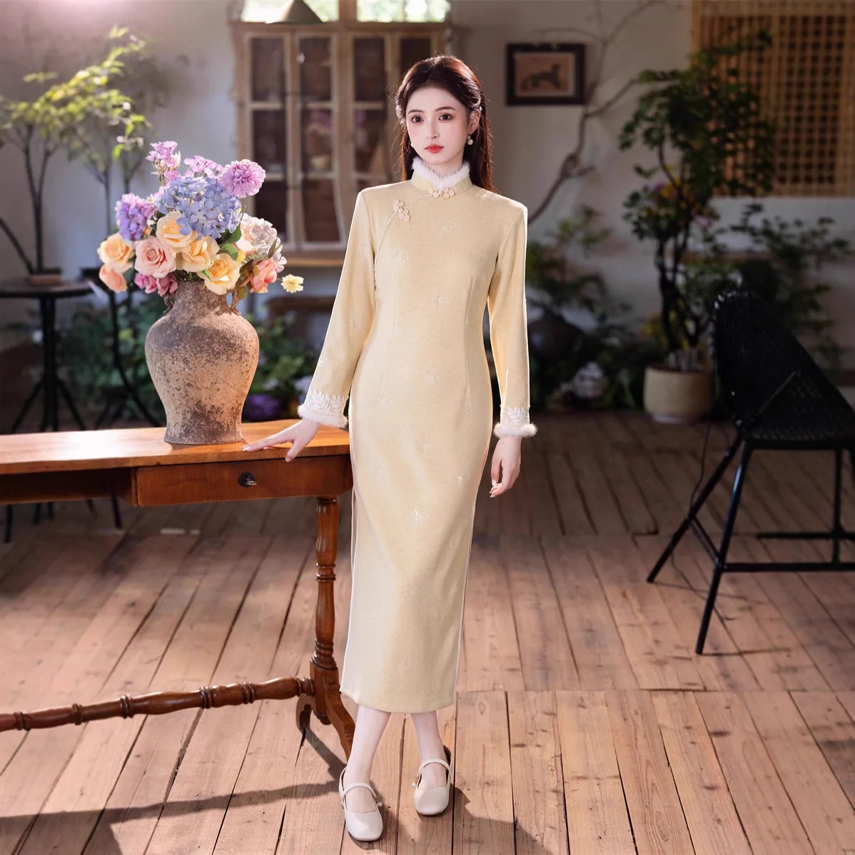 Winter Plush Thickened Fur Embroidered Sequin Long Cheongsam Button Stand Collar Qipao Chinese Style Evening Dress for Women