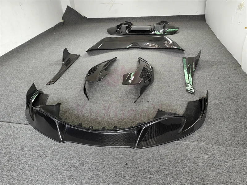 

720S V Style Carbon Fiber Body Kit Front Lip Rear Diffuser Mudguard Side Skirts Rear Spoiler for Mclaren 720S Body Kit