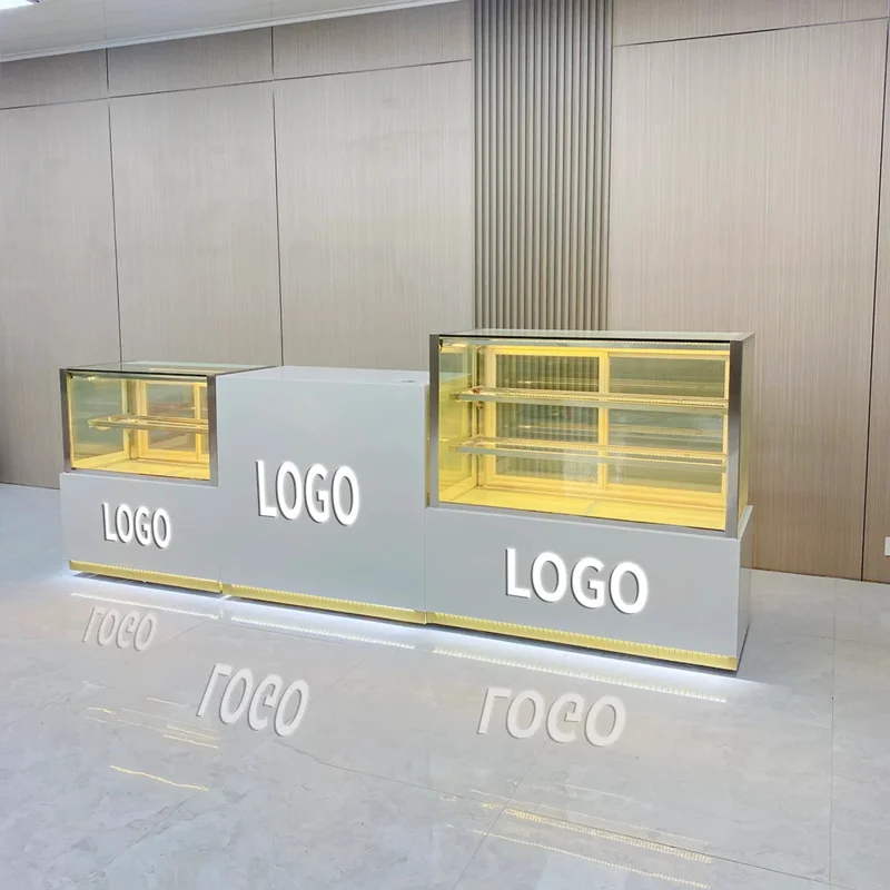 

Витрина для кондитерских изделий в императорском стиле, малогабаритная, персикового цвета, с LED-подсветкой и охлаждением, на заказ.