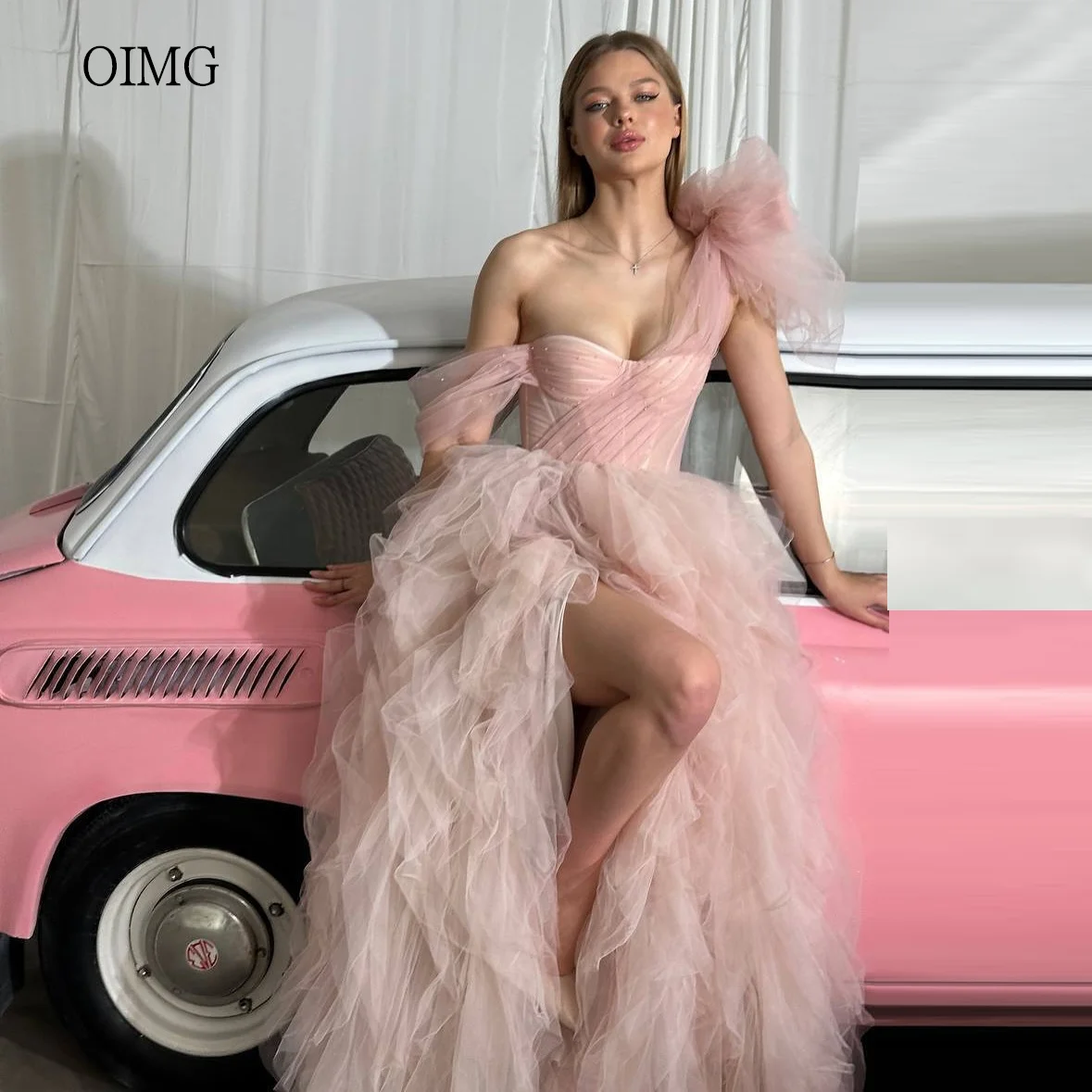 

OIMG Princess Pink Off The Shoulder A Line Prom Gowns Sweetheart Neck Tiered Party Gown Side Slit Evening Dress Customized