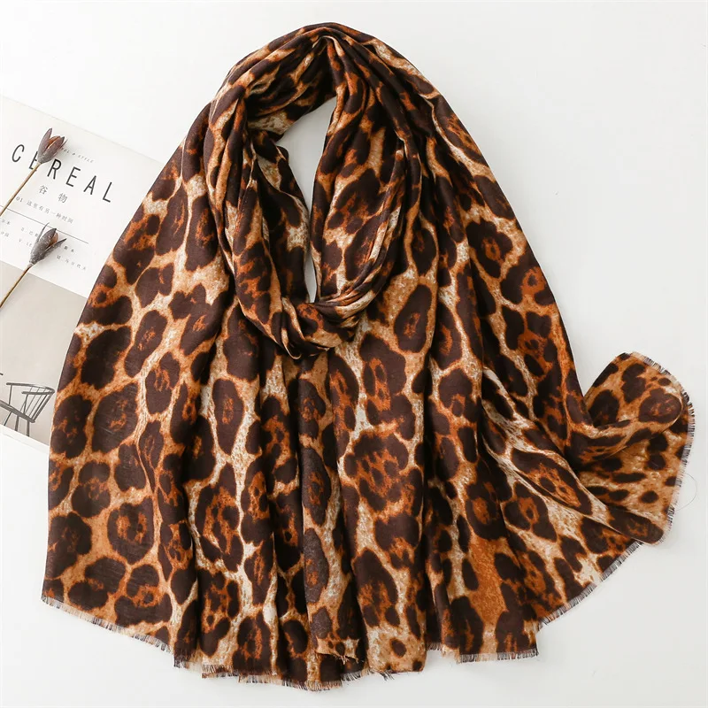 Luxus Damen schal Herbst Winter lange Vintage Leopard muslimischen Hijab Kopftuch Damen Cape Neck wärmer Damen Accessoire