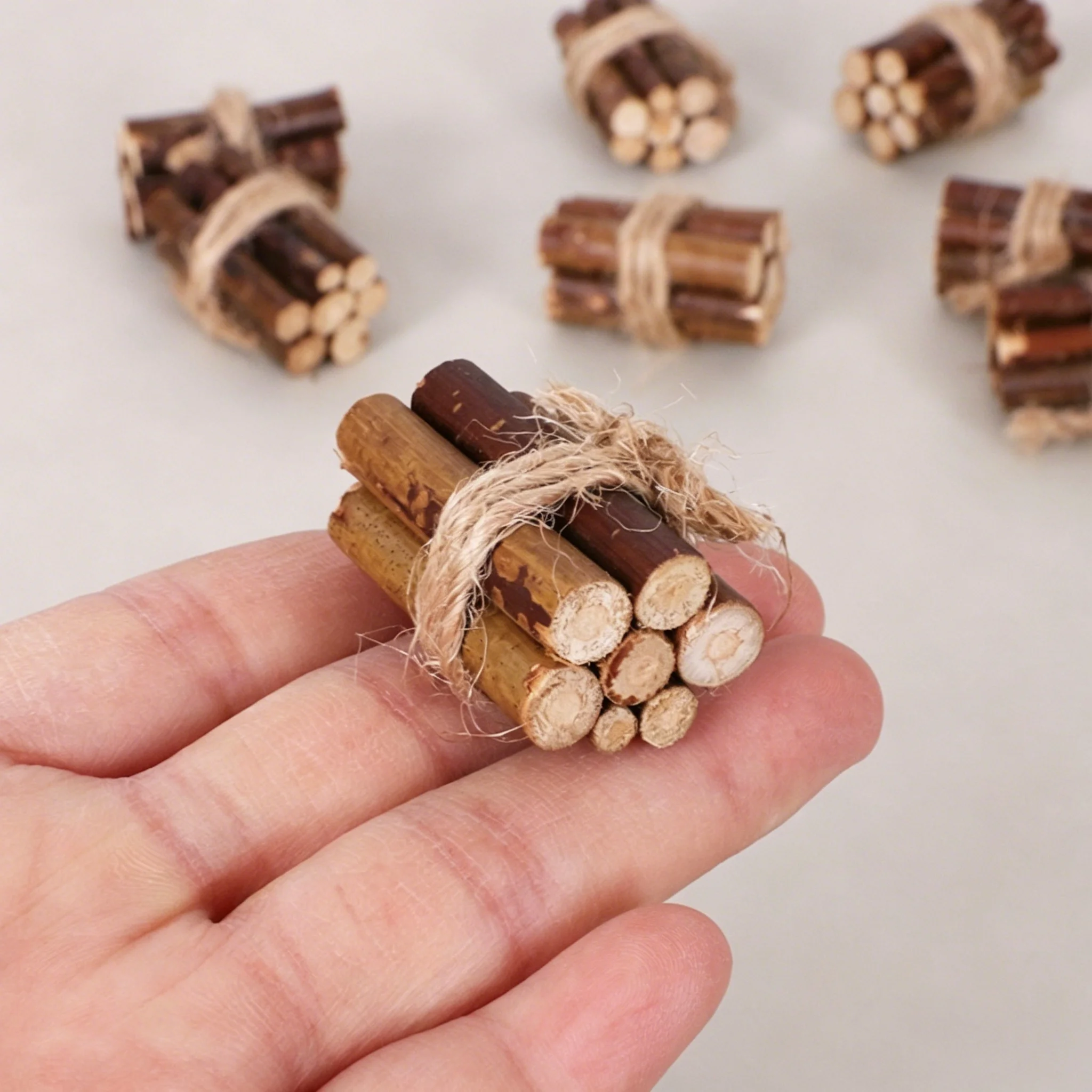 Mini Simulated Firewood Model - 1:12 Scale Firewood, Suitable for Fairy Gardens, Mini Kitchens and Home Scenes