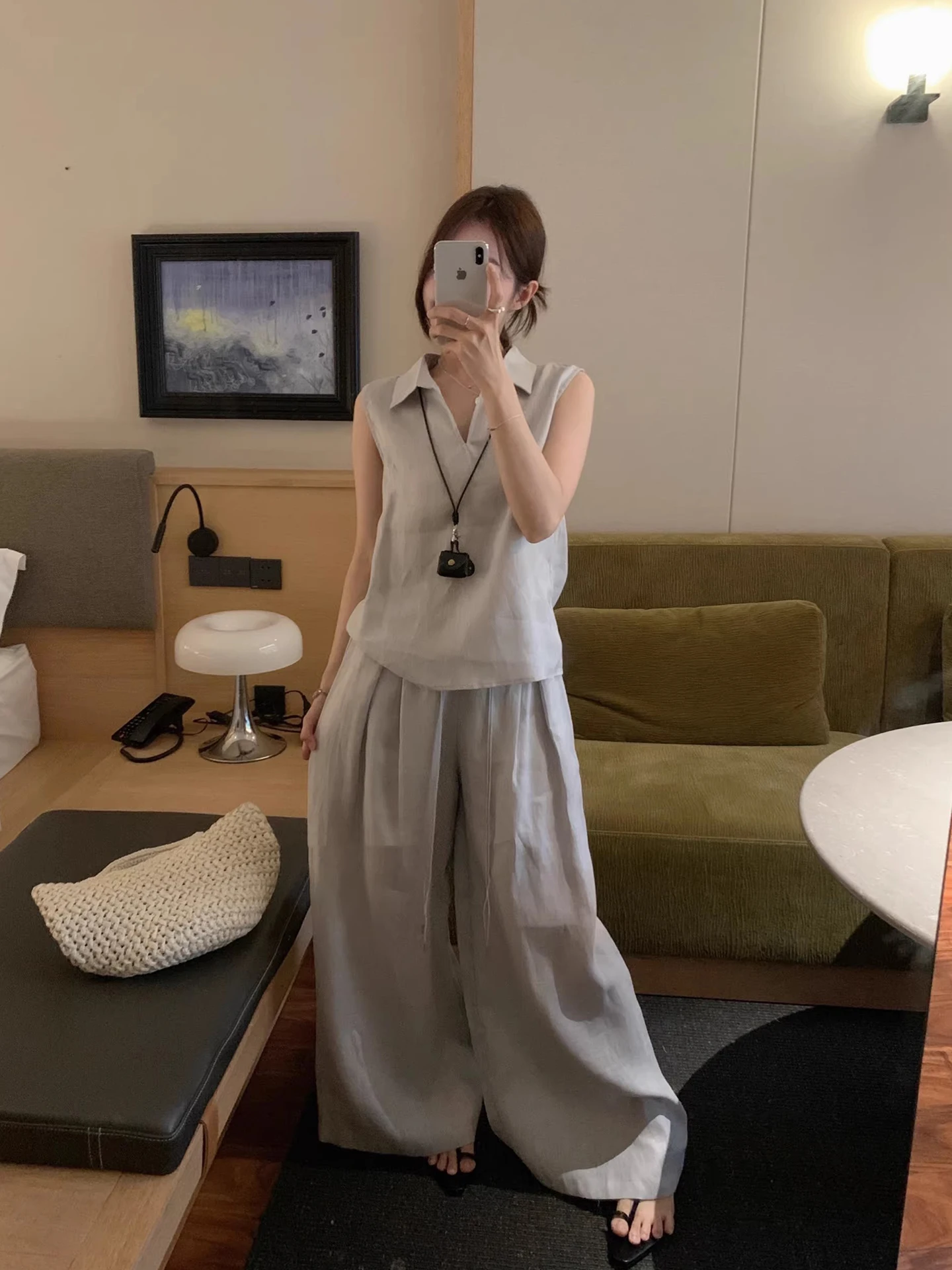 

Модный летний комплект Liangliang: хлопково-льняной топ без рукавов с V-образным вырезом и повседневные широкие брюки с высокой талией