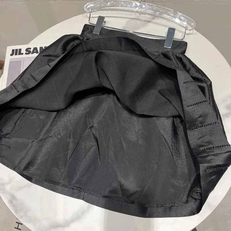 Estate 2025 Net Red Pure Color Flower Bud Gonna f-lunghezza Gonna da donna Striscia verticale Heavy-du Strass Gonna da donna