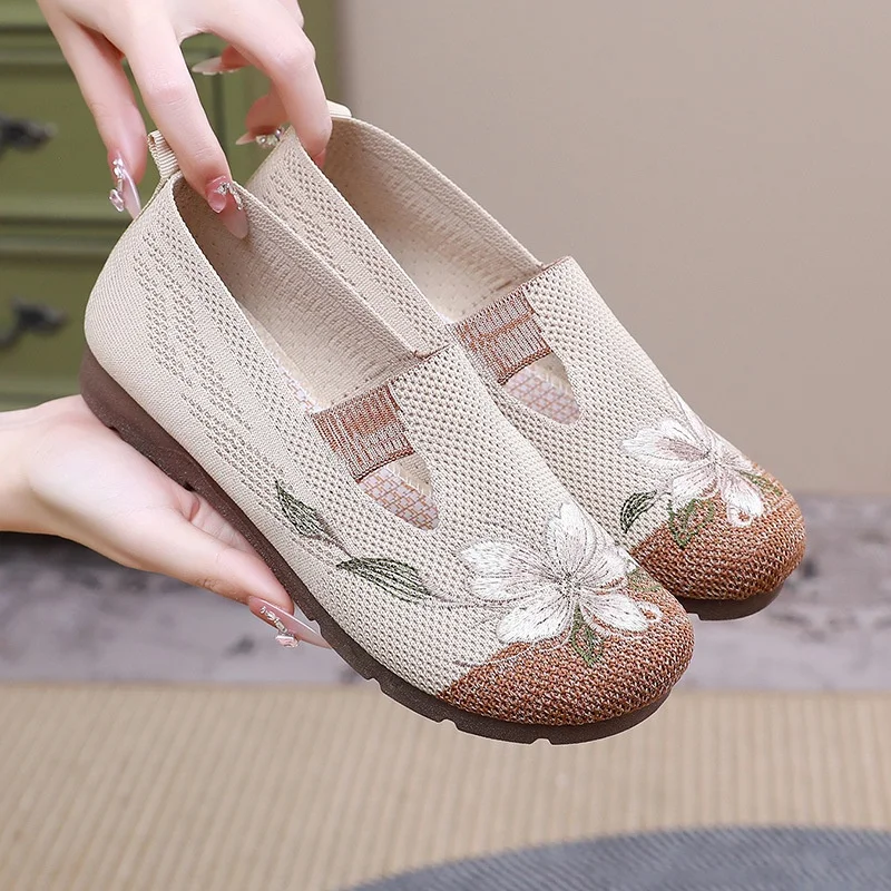 Women's Summer Old Beijing Cloth Shoes Embroidery Shallow Mouth Breathable Casual Mother Shoes Flat Bottom Slip On Lazy Shoes