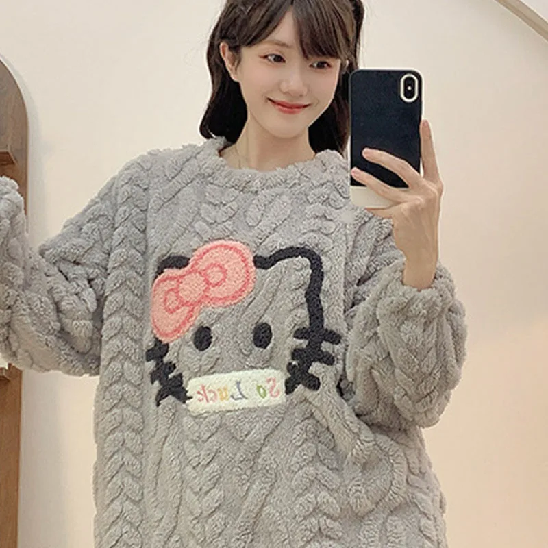 

Зимние женские пижамы с героями мультфильмов Sanrio, милые коралловые флисовые пижамы Hello Kiity с длинными рукавами, бархатные теплые большие размеры, милая одежда для отдыха