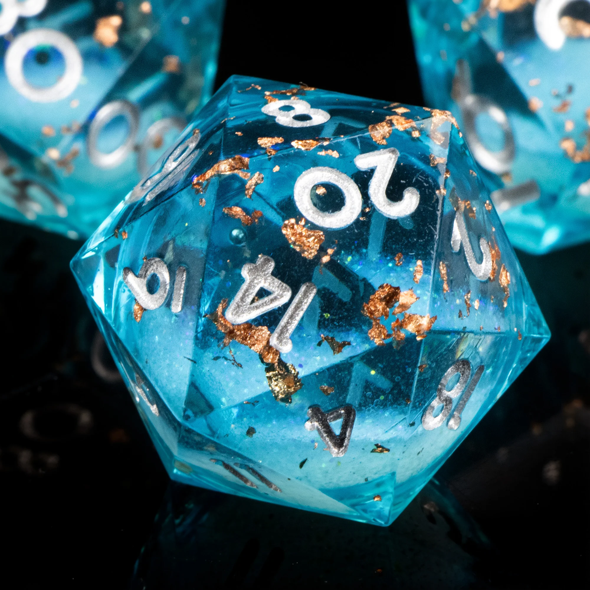 

Liquid Core Dice Set, Sharp Edge Resin Dice for Dungeons and Dragons