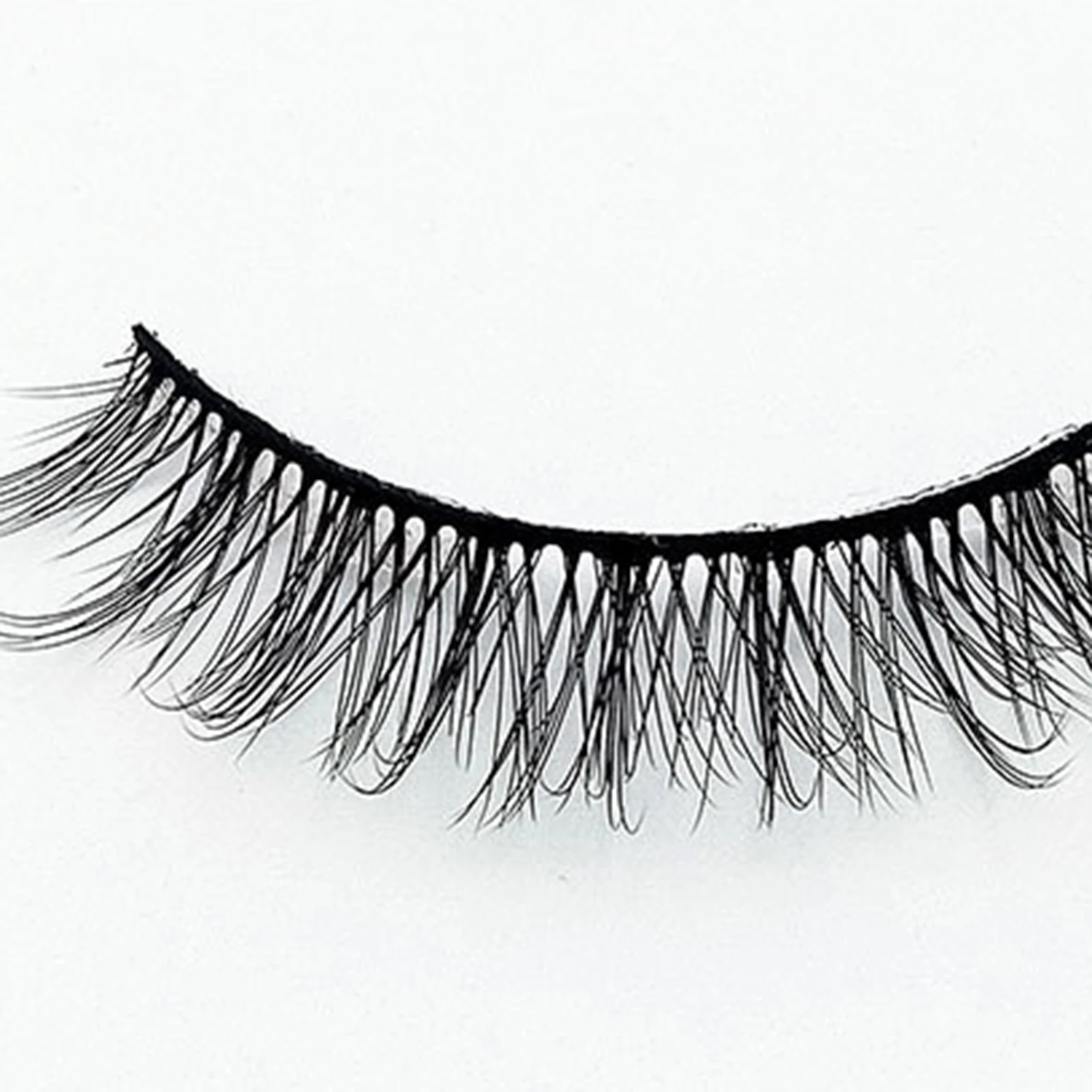 5ペアの太いクラスターラッシュ、ロングで柔らかいつけまつげ、フルストリップ、女性と女の子のための日常使いのアイシェイプつけまつげ