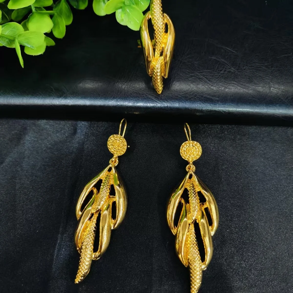 Retro Fashion Four Piece Jewelry Set Super Large Size Gold Plated Earring Necklace Ring Bracelet Brass Middle East Wedding Jewel