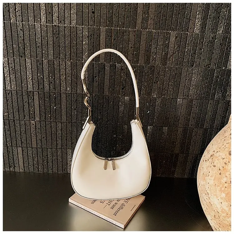 

Женская сумка на плечо для ежедневных поездок, глянцевая, из лакированной кожи, в форме полумесяца, разноцветная, на плечо/подмышку