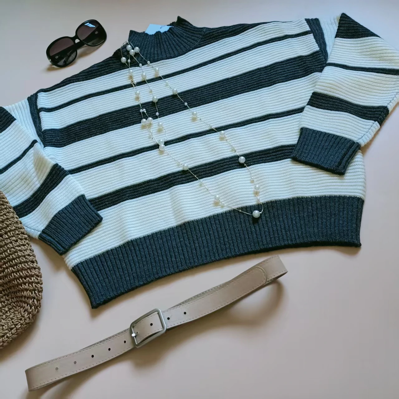 

Ladies sweater of pullover in high quality