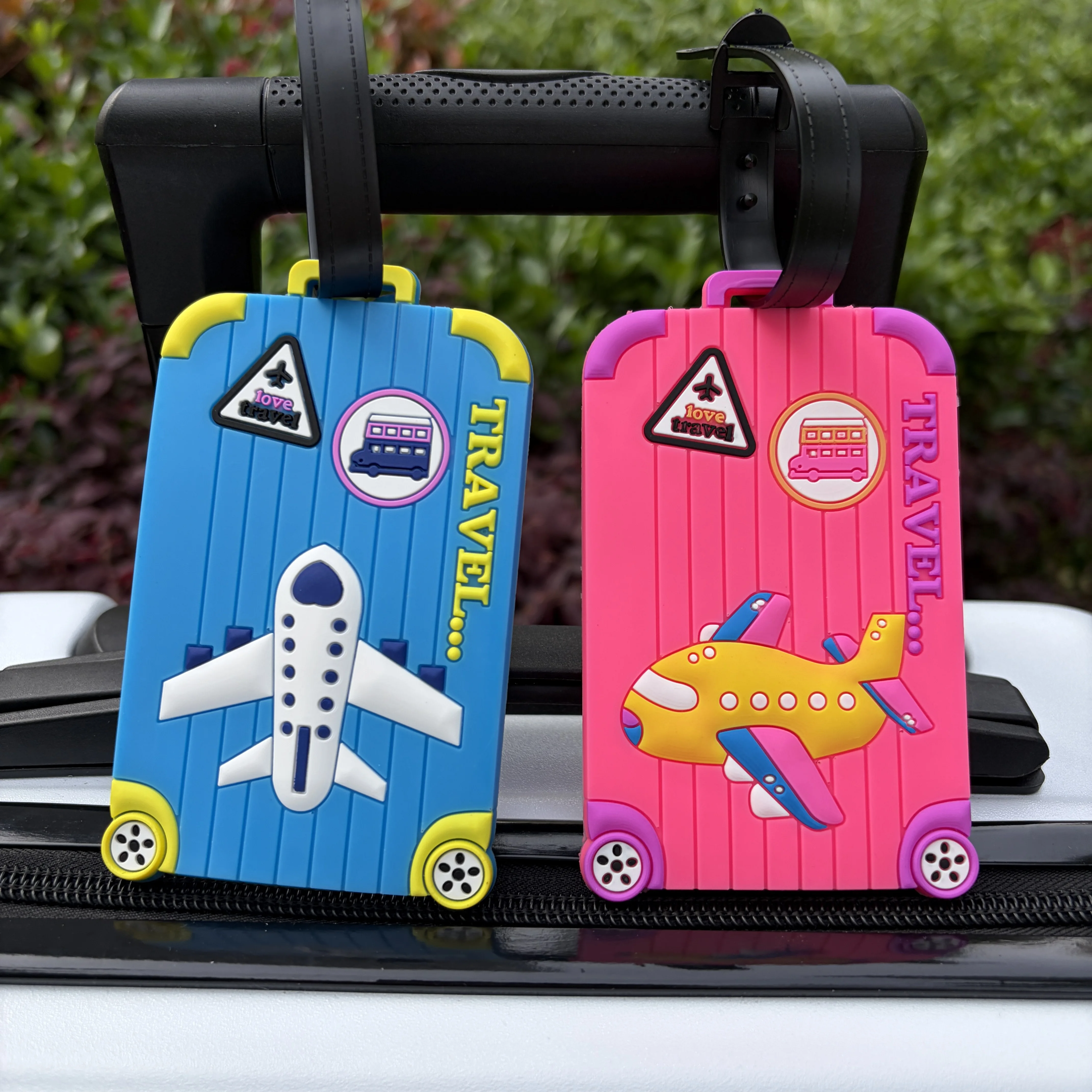 

Креативная силиконовая бирка для багажа в форме самолета, противоугонный брелок для чемодана, бирка для сумки, держатель для посадочного талона, с возможностью вставки сменной именной карточки