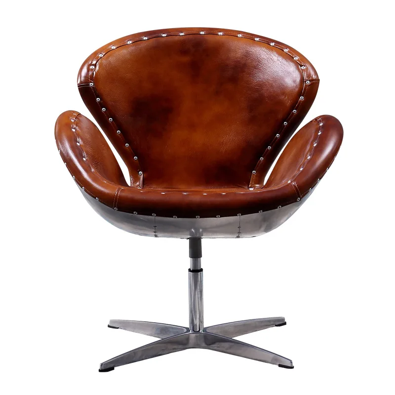 Vintage café negotiates casual single chairs
