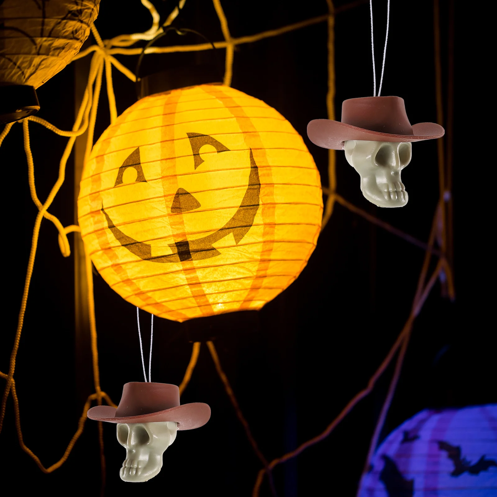 

12Pcs Small Skull Head Halloween Decoration Skull Charm Cowboy Hat Head Props Haunted House Party Decor