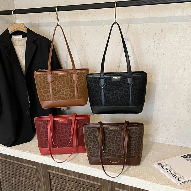 

2025 Leopard Print Tote Bag Vintage Underarm Shoulder Purse for Women Korean Inspired Campus Commute Bag