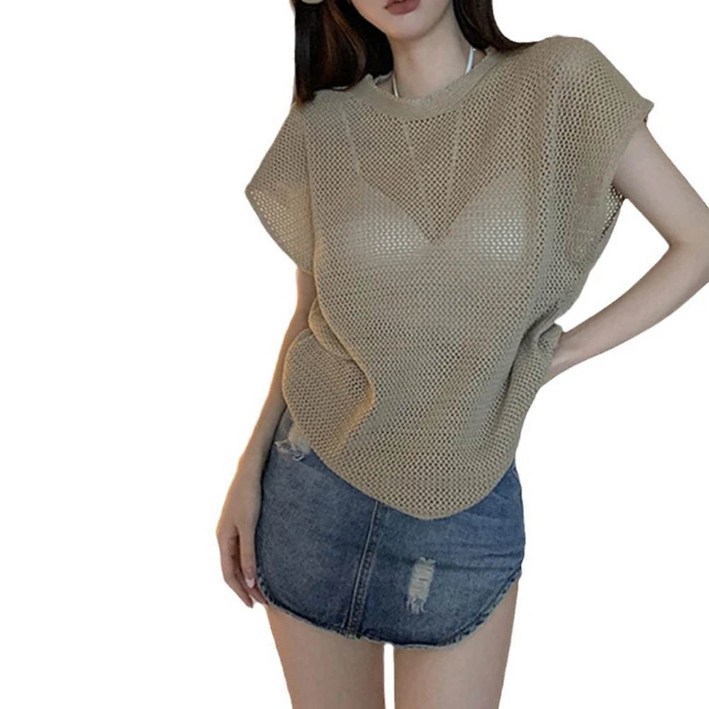 Schlichtes und aber stilvolles, bequemes, einfarbiges Strickoberteil für Damen, ideal für den täglichen Gebrauch während der wärmeren Monate